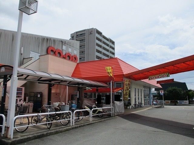 近くのコープみやざき柳丸店まで1,700m（徒歩22分）