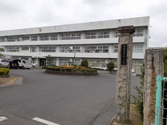 近くの羽島市正木小学校まで1,700m（徒歩22分）