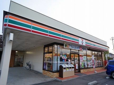 近くのセブンイレブン郡山荒井店まで400m（徒歩5分）