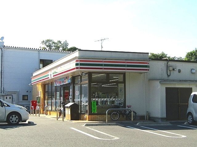 近くのセブン-イレブン茂原木崎店まで500m（徒歩7分）