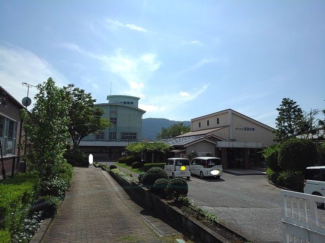 近くの病院まで700m（徒歩9分）