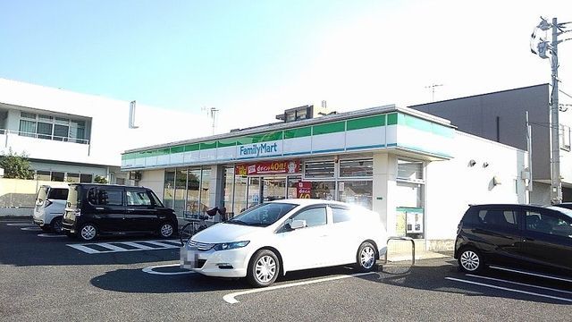 近くのコンビニまで600m（徒歩8分）