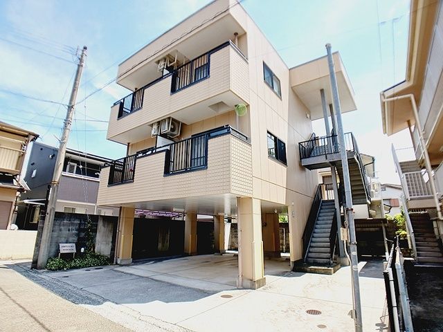 入明駅より徒歩6分 築24年7ヶ月 3階建の賃貸物件