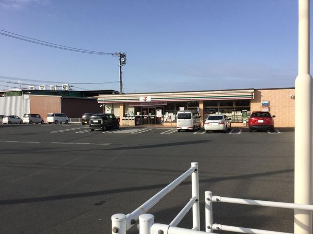 近くのセブンイレブン下加茂店まで500m（徒歩7分）