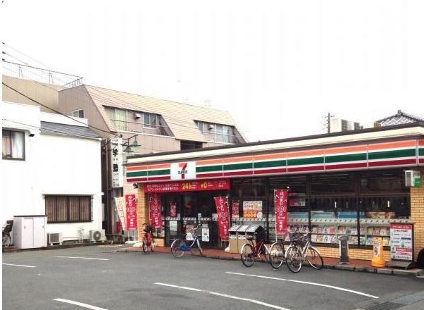 近くのセブンイレブンまで200m(徒歩3分)