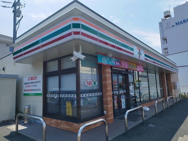 近くのセブンイレブンまで600m（徒歩8分）