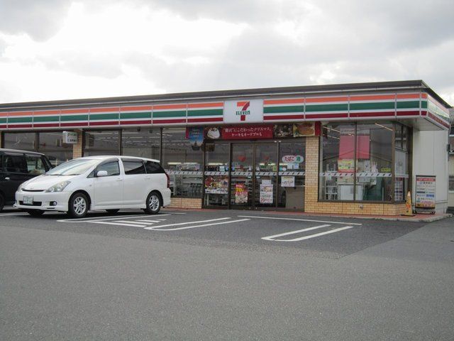 近くのセブンイレブン滋賀蒲生市子松井まで1,350m（徒歩17分）