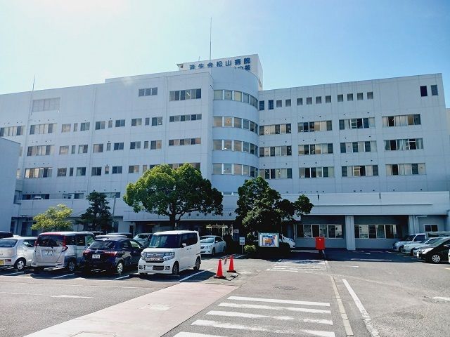 近くの済生会松山病院様まで1,100m（徒歩14分）
