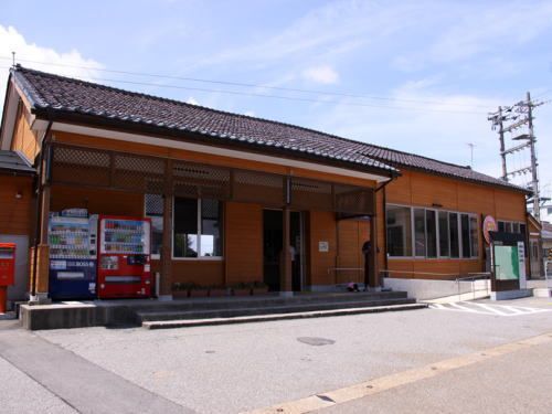 近くのJR 丸岡駅まで750m(徒歩10分)