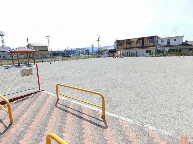 近くの安井ふれあい公園まで180m(徒歩3分)