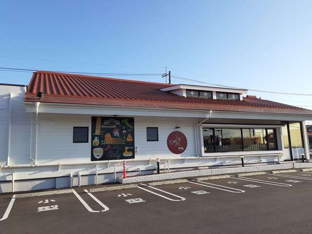 近くの飲食店まで297m（徒歩4分）