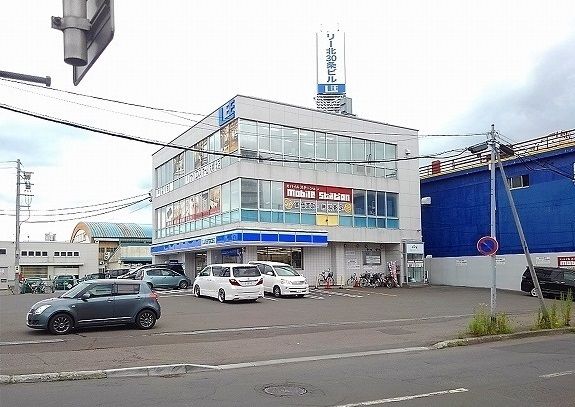 近くのコンビニまで140m（徒歩2分）