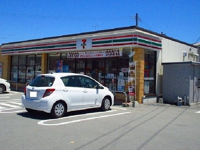 近くのセブンイレブンまで890m(徒歩12分)