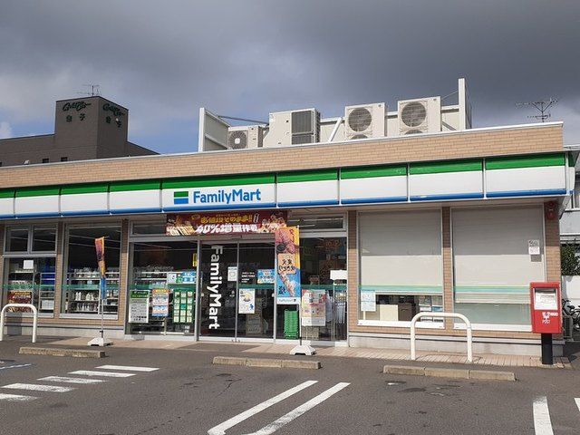 近くのファミリーマート 岐南町下印食まで450m(徒歩6分)