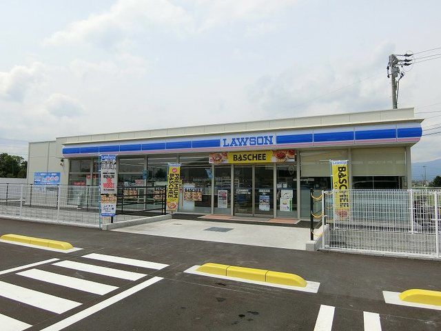 近くのコンビニまで1,100m（徒歩14分）