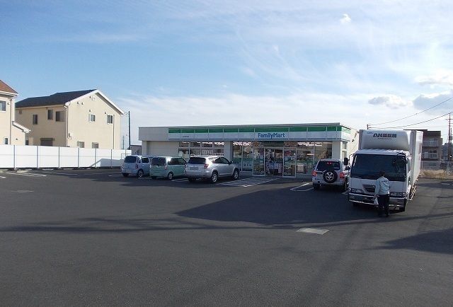 近くのファミリーマート新屋店まで350m(徒歩5分)