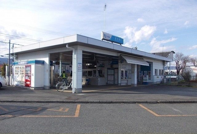 近くの駅まで1,000m（徒歩13分）