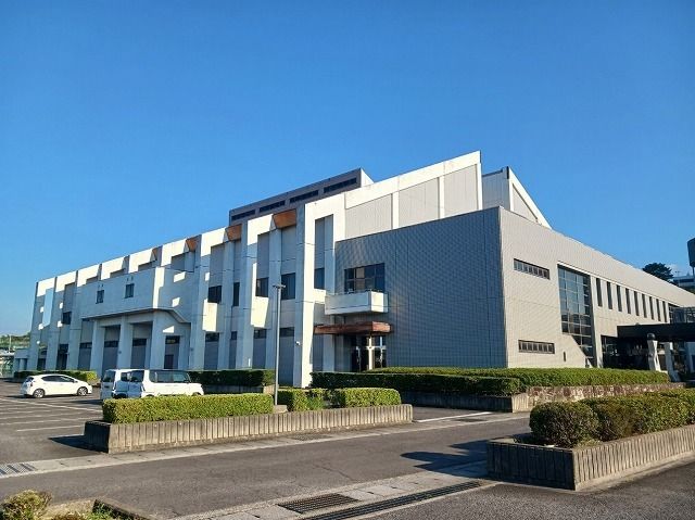 近くの香川総合体育館まで1,300m（徒歩17分）