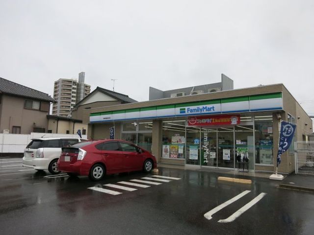 近くのファミリーマート 岡崎東蔵前町まで500m（徒歩7分）