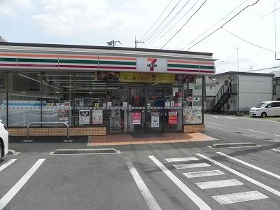 近くのセブンイレブンまで160m（徒歩2分）