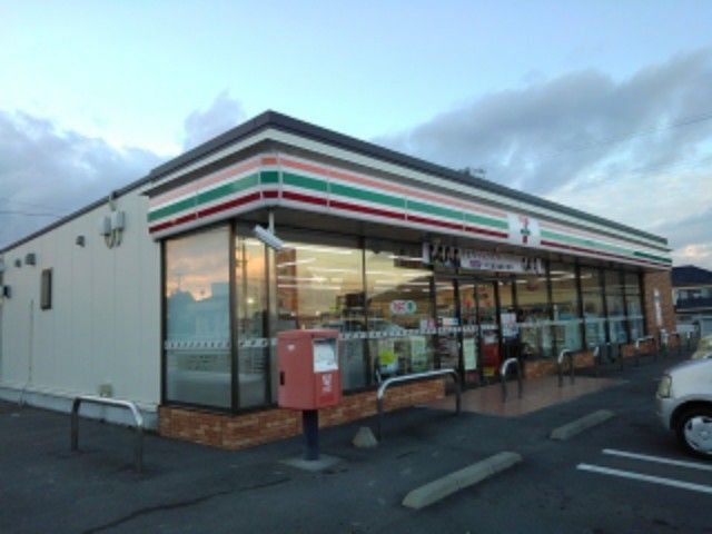 近くのセブンイレブン掛川大坂店まで500m（徒歩7分）