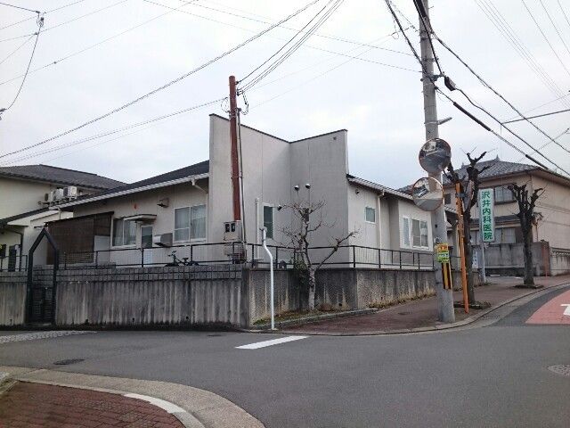 近くの沢井内科医院様まで300m（徒歩4分）
