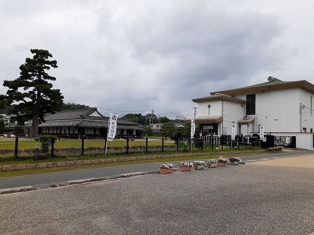 近くの新居関所跡まで1,200m（徒歩15分）