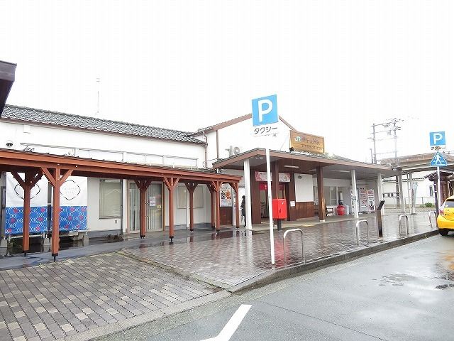 近くの駅まで1,000m（徒歩13分）