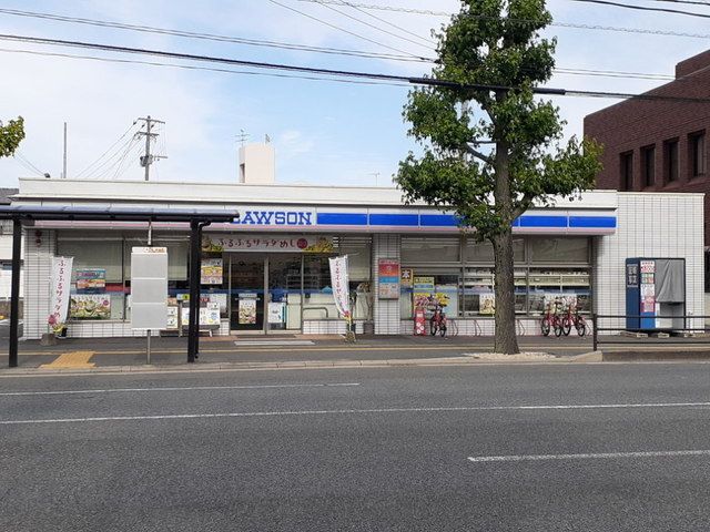近くのコンビニまで400m（徒歩5分）