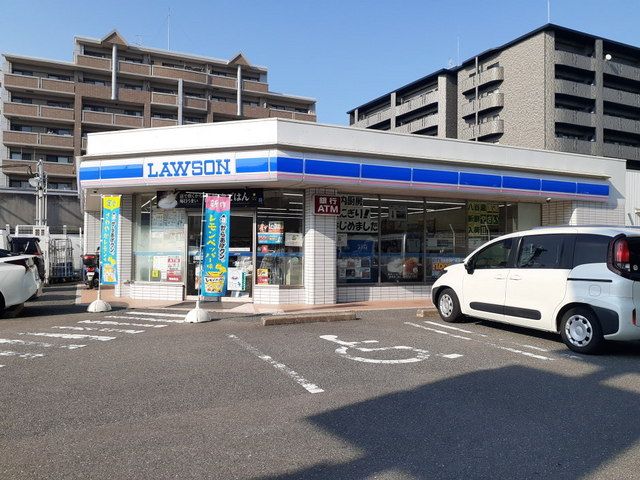 近くのコンビニまで160m（徒歩2分）
