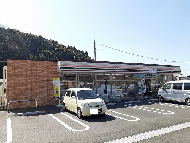 近くのセブンイレブン周南下上店まで800m(徒歩10分)