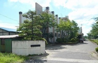 近くの須頃小学校まで700m（徒歩9分）