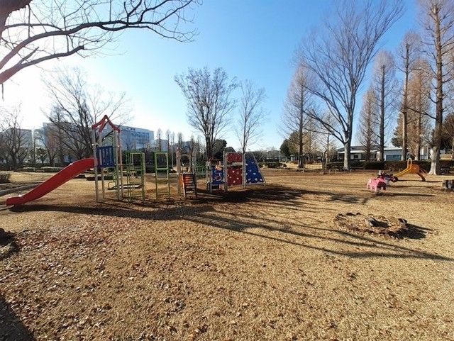 近くの高野台公園まで350m（徒歩5分）