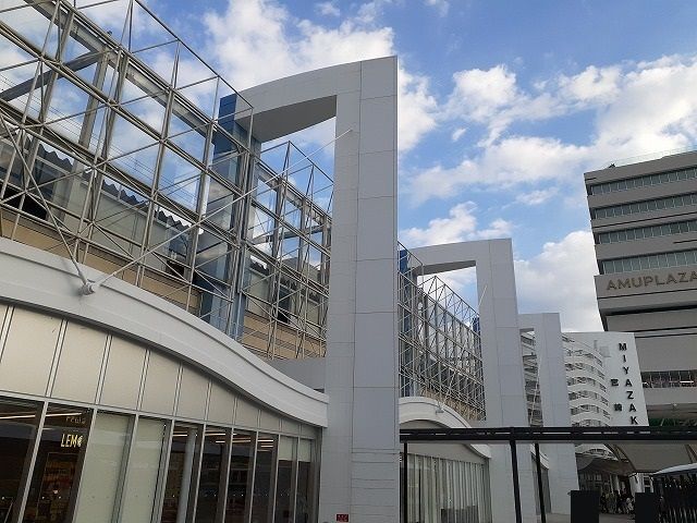 近くの宮崎駅まで1,200m（徒歩15分）