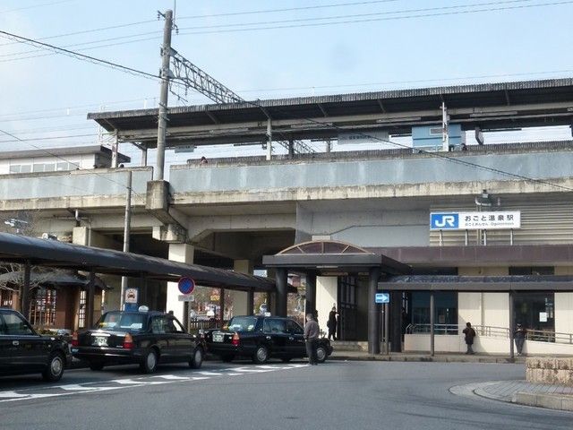 近くのおごと温泉駅まで2,500m（徒歩32分）