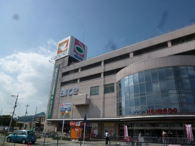 近くの平和堂まで1,400m（徒歩18分）