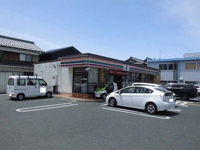 近くのセブンイレブン能登川垣見店様まで450m（徒歩6分）
