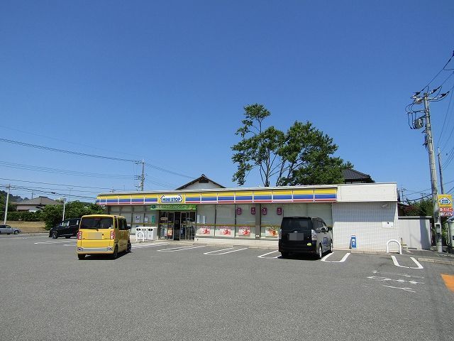 近くのミニストップ鷲巣店まで190m（徒歩3分）