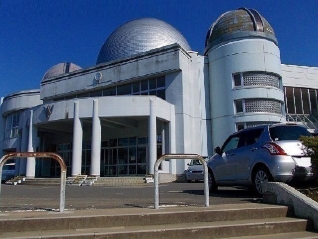 近くの秋田市立御所野小学校まで450m（徒歩6分）