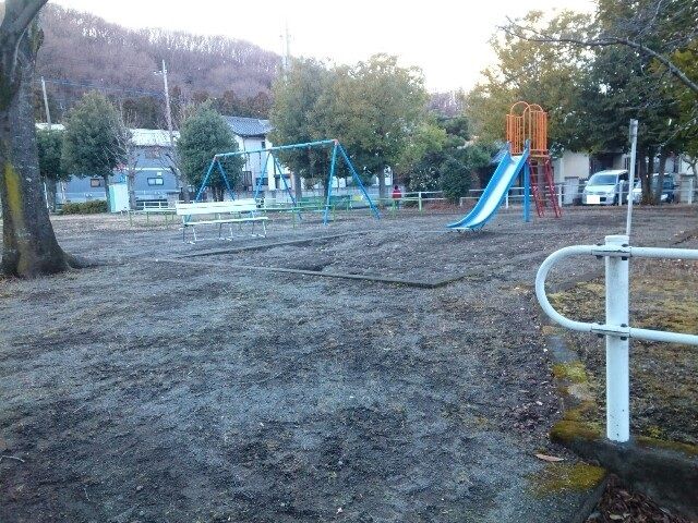 近くの鼻高第一児童公園まで160m（徒歩2分）