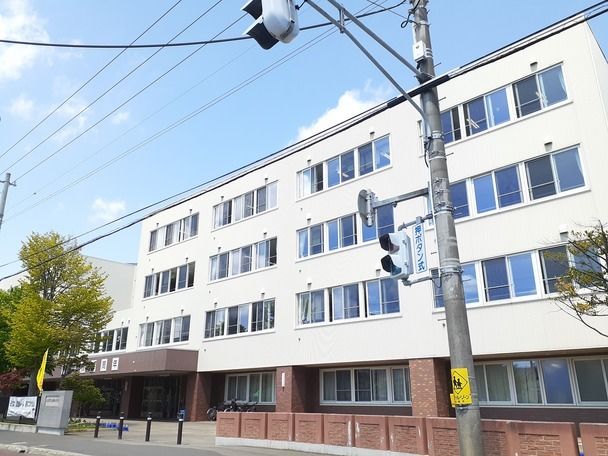 近くの北郷小学校まで400m(徒歩5分)