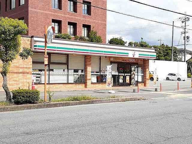 近くのセブンイレブン三木青山3丁目店まで400m(徒歩5分)