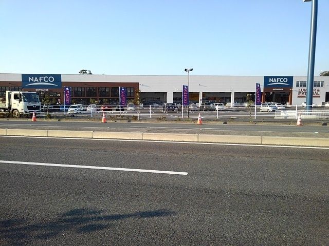 近くのナフコ八女インター店まで1,140m（徒歩15分）