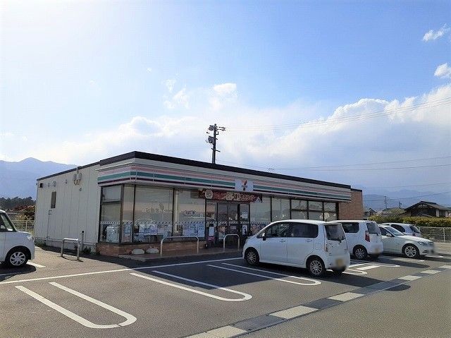 近くのセブンイレブン　松本梓川倭店まで550m（徒歩7分）