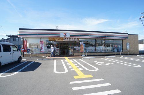 近くのセブンイレブン田原本千代店様まで1,100m（徒歩14分）