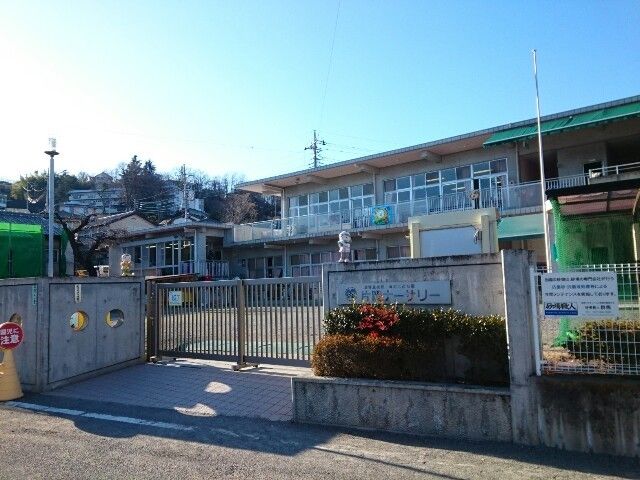 近くの片岡ナーサリーまで170m（徒歩3分）