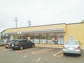 近くのセブンイレブンまで270m（徒歩4分）