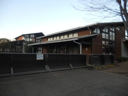 近くの東小学校まで1,100m(徒歩14分)
