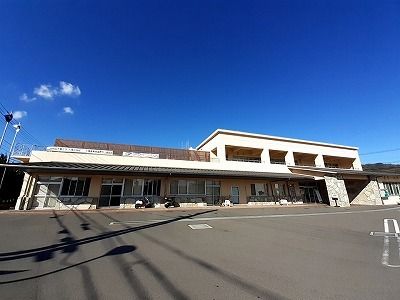 近くの高松市牟礼総合センターさんまで400m(徒歩5分)