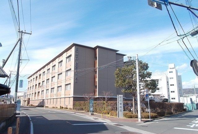 近くの国府津病院まで170m（徒歩3分）